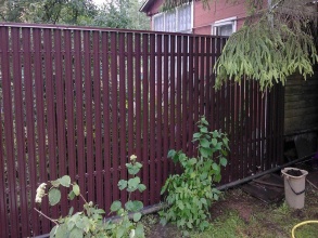 Забор из евроштакетника с бетонированием столбов 28 метров фото в Фряново