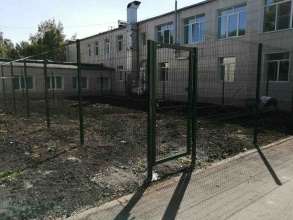 3D заборы для школы 15 метров фото в Фряново
