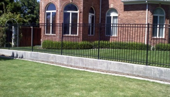 Сварные заборы на ленточном фундаменте 80 метров фото в Фряново